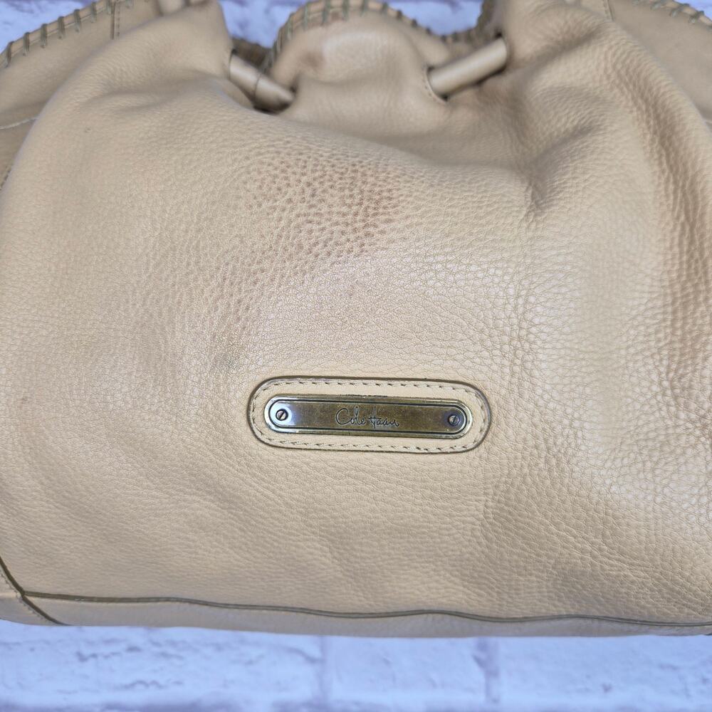 Vintage Cole Haan Tan Pebbled Leather Whipstitch Embroidered Drawstring Hobo Bag - Picture 6 of 12